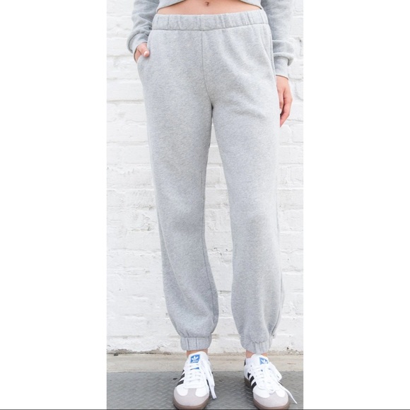 Brandy Melville Pants - Brandy Melville Rosa Sweatpants